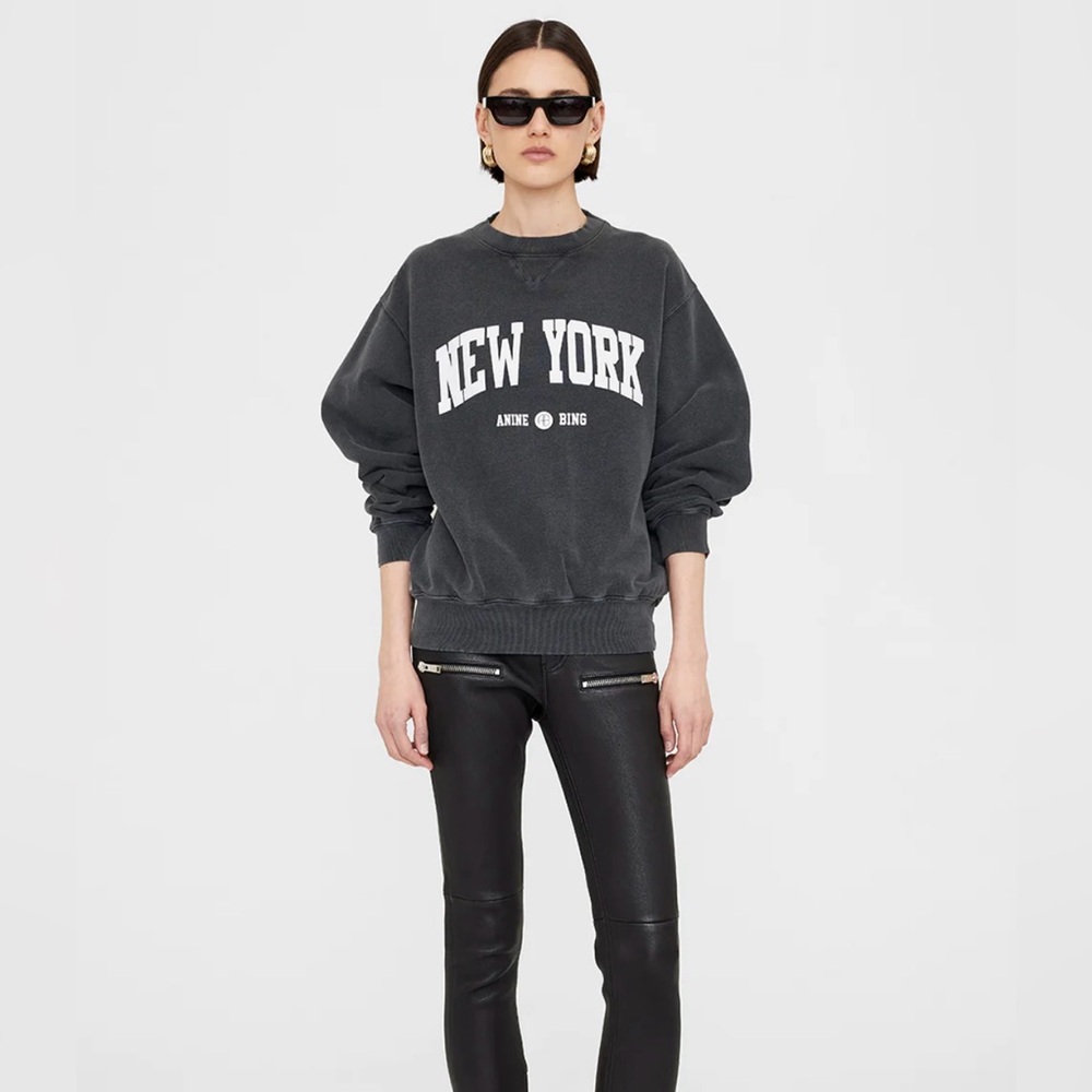 Anine Bing RAMONA SWEATSHIRT UNIVERSITY NEW YORK - WASHED BLACK